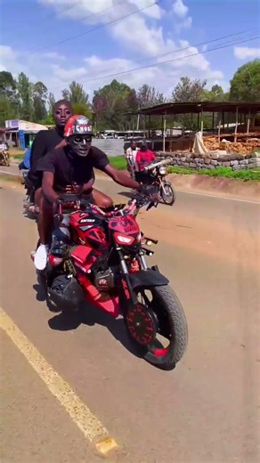 That’s got to be the best back end of a bike Ducati something 🤣🤣🤣🤣👍