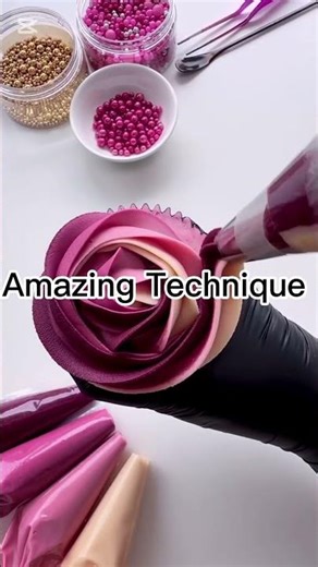 How to decorate CupCakes//Buttercream Icing+piping Bag technique #cake #cupcake #shorts #viral #cute