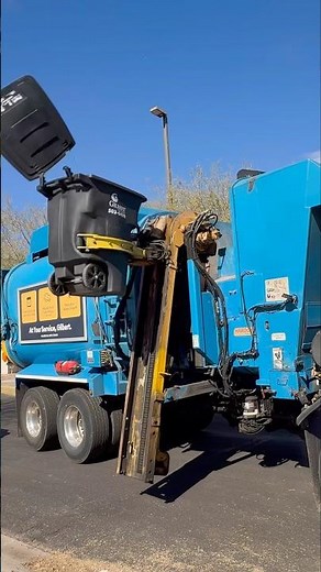 Garbage Can Lid Flies Into The Blue Blue Sky! #garbagetruck #trash #trashtruck