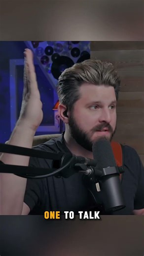 Bass Teacher REACTS to "Alien Alien" (Bass Cover) by Fami