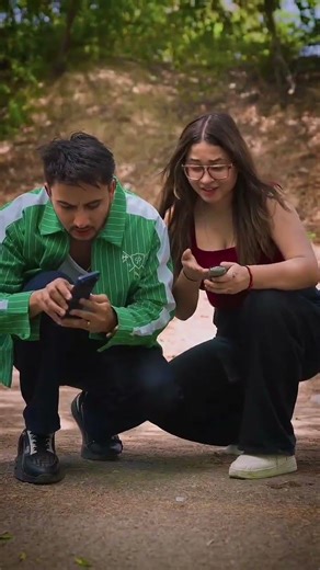 iPhone 17 Pro Max vs Nokia 1100: Road Roller Ne Sab Khatam Kar Diya! 🤯