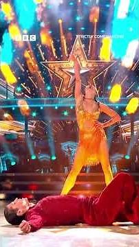 What an entrance! A routine full of kicks, flicks & Jive tricks from Lewis & Katya 🤩 #Strictly