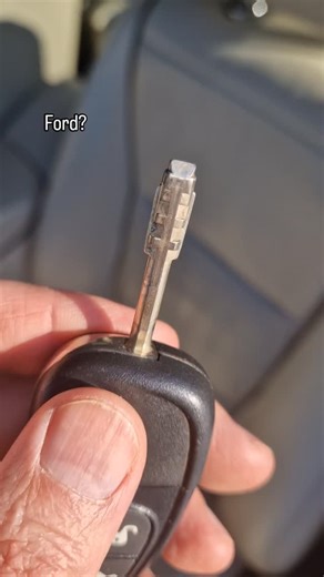 Likonic on Instagram: "#kluczyk mówi #ford ale pasuje też do #jaguar"