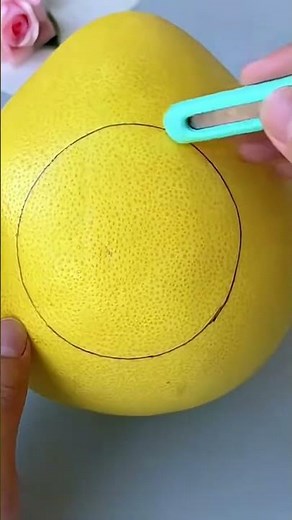 Making a food recipe using fresh oranges