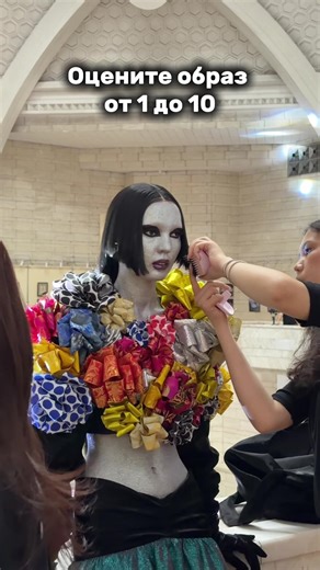 Вот такие необычные образы придумали молодые алматинские дизайнеры, которые поборются сегодня за главный приз🙌