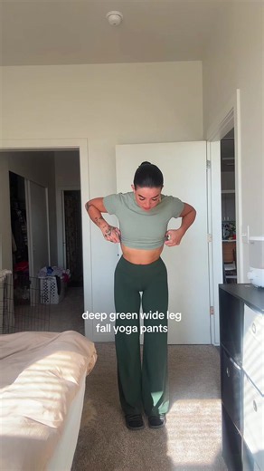 & no front seam!! (wearing size small) #widelegyogapants #widelegpantsoutfit #athleisurewear #yogafit #gymfits