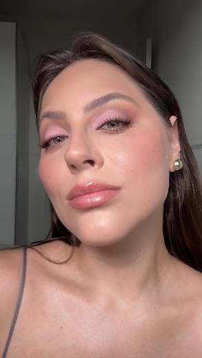 1.6K views · 307 reactions | Sombra rosa Candy Hello Kitty @linhabrunatavares + Inova color branco @kohllbeauty ✨ #makeup #maquiagem #tutorial #fy | Gabriela Bagagi | Facebook