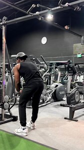 829K views · 2.7K reactions | Overhead Extension, To best target the triceps with cable overhead triceps press, you need to set the cable at hip height to allow for a better and quicker setup, allowing for the arm path to be better aligned for more gains. #gymtips #triceppushdowns #triceps #tricepsworkout #tricepworkout #tricepsday #fitness #gym #workout #exercise | Jeremy kakoko | Facebook
