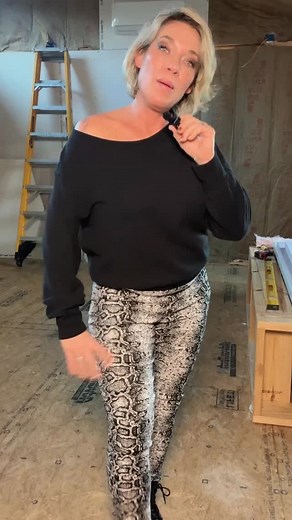 53 reactions · 12 comments | Since I’m wearing snakeskin pants now, please address me with the same caution you’d use for a wild animal you’re not sure is friendly. Cause these definitely give an “unhinged main character” vibe and I’m here for it. #fashionable #fashioninspo | Rachelle Oblack | Facebook