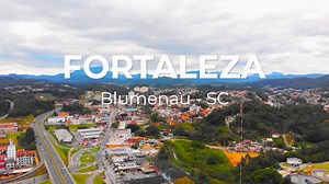 O bairro Fortaleza inicialmente tratava-se de uma localidade rural, que gradativamente foi tornando-se área urbana. Hoje é conhecido como o “bairro próximo de tudo”. Além de creches, escolas, comércios, academias, igrejas, ele conta até com um shopping center e um centro comercial. A moradia na região é a garantia de qualidade de vida. Outra vantagem do bairro é a de proporcionar acesso fácil ao centro da cidade, a Universidade Regional de Blumenau e à BR 470, trazendo facilidade e comodidade pa