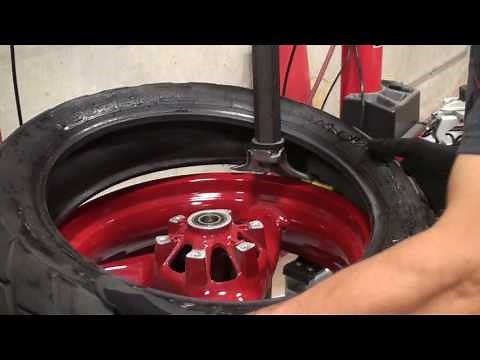 Weaver® Tire Changer W-M807X with W-PL230 Assist Arm