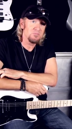 Easy Guitar Tutorial: Iron Maiden's '2 Minutes to Midnight' | GuitarTok