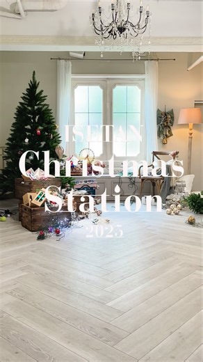 伊勢丹新宿店 LIFE DESIGN on Instagram: ". 【予告】 ISETAN Christmas Station 2025 本館5階 センターパーク/ザ・ステージ＃5 10月14日(火)～12月9日(火) ※＜アトリエ ニキティキ＞は、本館6階でのお取扱いとなります。 10月1日(水)～12月25日(木) クリスマスツリーやオーナメントなどの定番アイテムから、おしゃれでかわいいクリスマス雑貨まで、人気のクリスマスアイテムをご紹介する＜ISETAN Christmas Station 2025＞。 今年のクリスマスステーションのテーマは「wait for Christmas」。 三越伊勢丹にひと足早く訪れたクリスマスは、実は春を過ぎたころ。 初夏の日差しが差し込むスタジオで、赤と緑のきらめきがクリスマス気分を盛り上げてくれました。 ツリーのオーナメントをひとつひとつ丁寧に飾り、10月14日にお届けするクリスマスを準備中です。 もうすぐ＜ISETAN Christmas Station 2025＞が始まります。 ★＜ISETAN Christmas Station 202