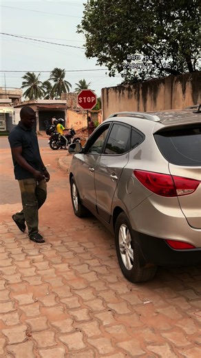 Auto accessoire,bon prix contactez le numéro WhatsApp 22897711465 Nous vendons des accessoires de voiture tels que l'écran Android avec caméra de recul, l'alarme de sécurité, les trackers GPRS, la bâche, la housse de chaise, le tapis, le verrou de déverrouillage de porte, la fumée de fenêtre, l'ampoule LED...