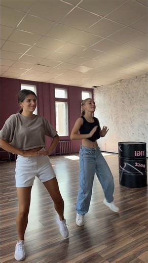 These Crazy Dance Steps Broke the Internet