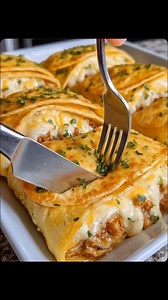 My neighbor old lady made this once and I couldn’t stop eating it. I was out of control. If I make it, it will be gone in no time, so I don’t dare. There is just something so good about this!" FULL RECIPE 👇💬 | Recipes by Mamas