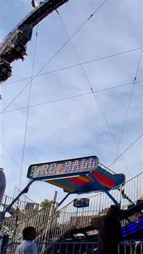 Fireball ride at the Naperville Last Fling 2026!!! #fireball #ringoffire #carnivalride #Illinois