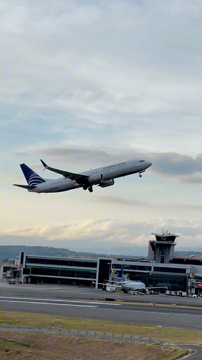 148K views · 689 reactions | Copa Airlines b737-800 taking off SJO #CopaAirlines #boeing #reelsfypシ #fypシ | The Spotter La | Facebook