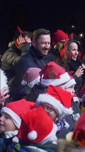 Rozbłysła świąteczna choinka na Rynku Głównym