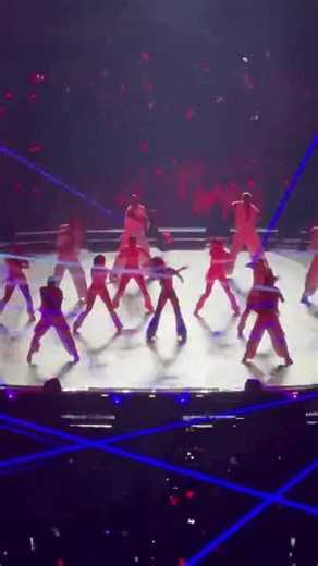 Lisa's Rockstar Dance Break in Tokyo