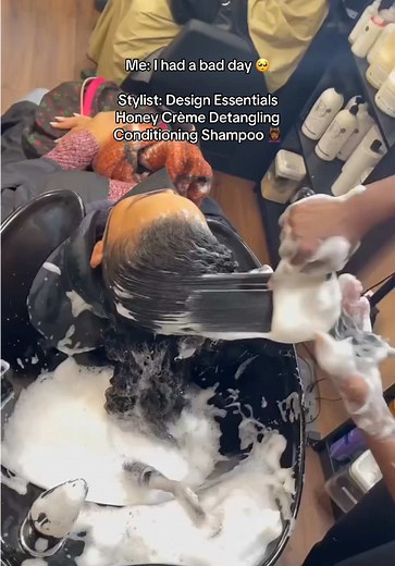 Detangling while shampooing is ideal for a gentle detangling experience. Whether with a brush or fingers, incorporate these techniques: 💧Use long strokes while shampooing. This will help detangle the hair. Avoid aggressive shampooing and scratching. 💧Shampoo in smaller sections. This will ensure proper cleansing and deeper hydration. 💧Take your time; a soothing, caring shampoo is love personified.💜 #DesignEssentials #shampo #shampooandconditioner #hairproducts #haircare #washday #relax