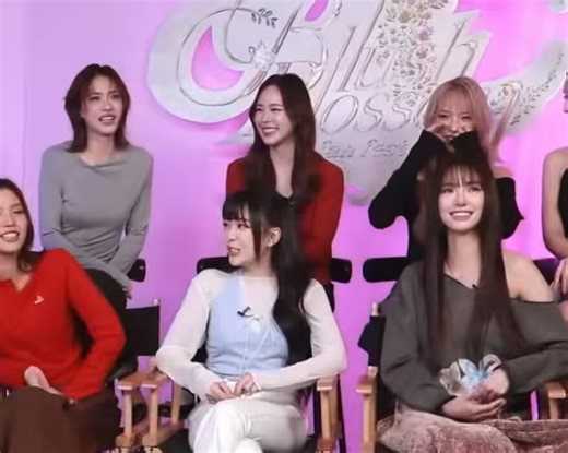 (วงม่วง) บ้าเอ้ย นี่เรายิ้มอยู่