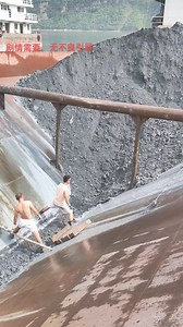 508K views · 2.2K reactions | Barge unloading soil with large stones, daily work on the river #barge #bargeunloading #loading Our job is to drive a self-unloading vessel. We often record videos and post them on Youtube while our crew unloads cargo such as pebbles, sand, coal, etc. Thank you for liking our Youtube channel, you will occasionally see stress-relieving videos of our self-unloading vessels unloading cargo | Chinese craftsmanship | Facebook