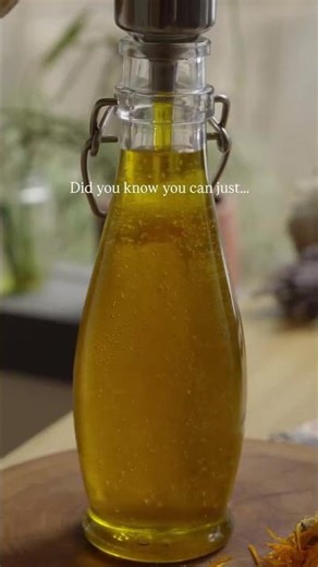 How To Make A Honey Balm At Home (Only 4 Ingredients)