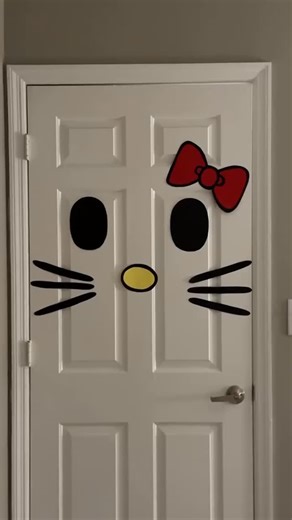 Jannat's DIY Studio | Use cardboard, paper, or fabric to make Hello Kitty wall art, garlands, or mini frames with her signature bow and whiskers. 🎀🐱 Add pink... | Instagram