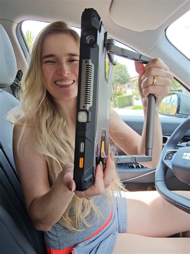 Coisas que eu gostei no Tablet Armor Pad 5 ultra da @Ulefone ele tem até projetor #ulefone #smartphone #carro #carros #ulefonearmorpad5ultra