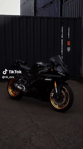 Yamaha R6 Sportbike: A Celebration of R6 and Bikelife