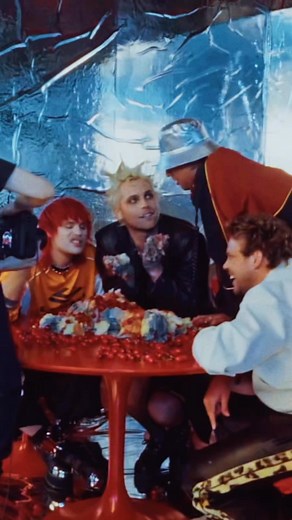 62K views · 4K reactions | THE GREATEST ALBUM OF ALL TIME (until the next one) EVERYONE’S A STAR! THE ALBUM IS FINALLY YOURS! 5secondsofsummer.lnk.to/everyonesastar | 5 Seconds of Summer | Facebook