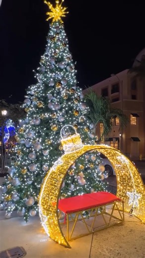 ✨ The SoMi District is glowing for the holidays! ✨ Stroll through our beautifully decorated streets, snap a photo under the lights, and enjoy the festive spirit all season long. While you’re here, remember to #ShopSoMi and support our local businesses! 🎥 by @aplaceunderthepalms 🎄🎁 Seasons Greetings from the City of South Miami! | City of South Miami