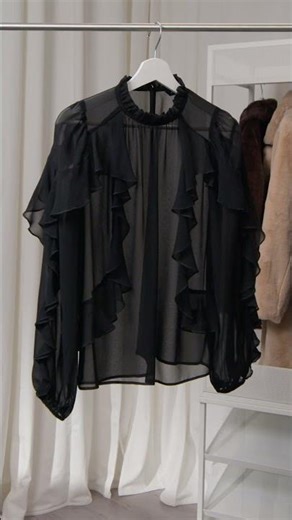 Frills that thrill ✨ the ruffle blouse you’ll wear on repeat 🤍🖤💚🤎❤️