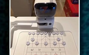 【AI机器人】：三十行代码做程序，三千行代码防止老六乱下棋