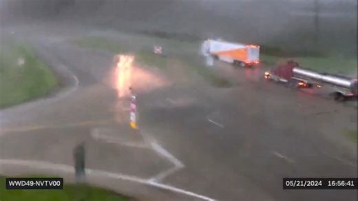 11K views · 119 reactions | ️ TORNADO WARNING ️ Highway cameras captured the moment a tornado swept over central Iowa on Tuesday, May 21. Credit: Iowa DOT via Storyful #IAwx | WeatherBug | Facebook