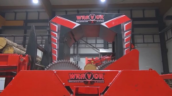 Powerful Woodworking Lathes Crafting Giant Timber Pieces