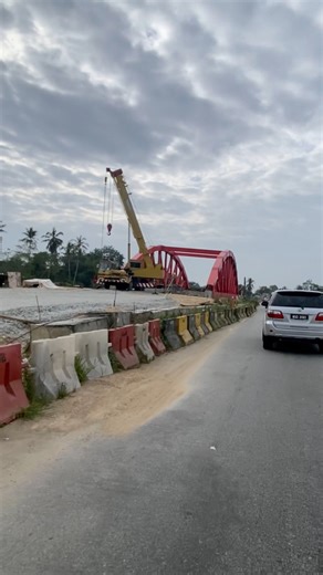 1.3K reactions · 17 shares | Jambatan paling lama untuk disiapkan.Mesti orang dah boring hari-hari kena hadap jem. | Azim Shamsudin | Facebook