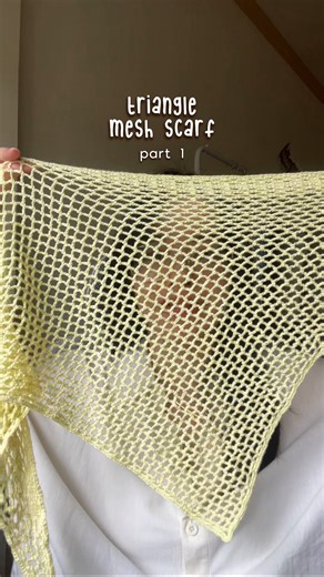 Alessa Z. | Hobbies & Lifestyle on Instagram: "Part 1 of the triangle mesh scarf guide!! Part 2 will also be posted this week so stay tuned for that ♥️ #crochet #crochetpattern #crochetpatterns #crochetersofinstagram #crocheting"