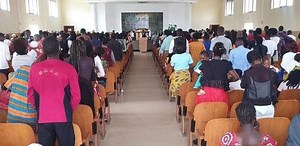 Igreja Universal tirava ilegalmente US$ 120 milhões de Angola, dizem bispos