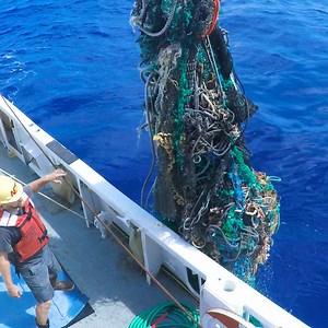 The OceanCleanup is trying to get rid of a Texas-sized garbage patch in the ocean. | Business Insider Today