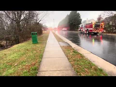 Small house fire - box alarm response - Veronica road - Centreville - Fair oaks - Fairfax, VA