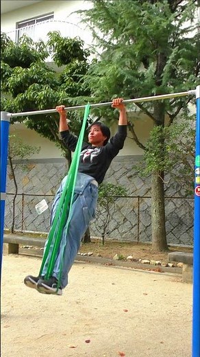 懸垂 (ハイプルアップ) チューブ補助【基礎トレ】 #shorts