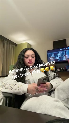 Jaidyn's Frustration With Karlissa's Texting
