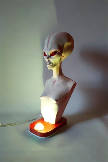 Illuminated Alien Bust - Etsy
