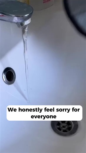 Lint rollers that barely pick anything up. Brushes that leave half the fur behind. Vacuum attachments that scare your pet. You’ve tried it all… and somehow the fur still runs your house. What if removing pet hair was as easy as… petting your best friend? Meet the electrostatic pet hair removal glove — it turns cuddle time into real cleaning. With one simple swipe, it attracts and traps fur like a magnet. ✨ Double-sided for extra efficiency ✨ Fits comfortably like a second skin ✨ Works on everyth