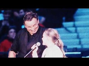 Bruce Springsteen - Waitin' On A Sunny Day (29.06.13 Stade de France)