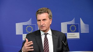 Comisarul European pentru Buget, Günther Oettinger: Polonia, Ungaria, România vor să distrugă proiectul european