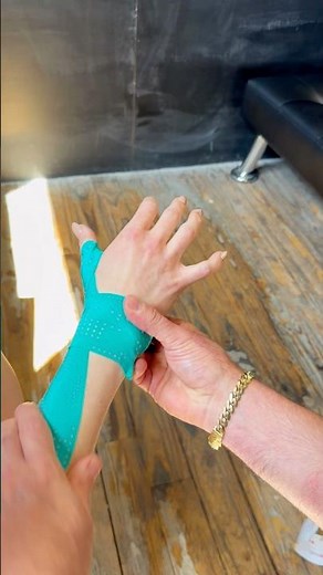 How to KINESIOLOGY TAPE the wrist