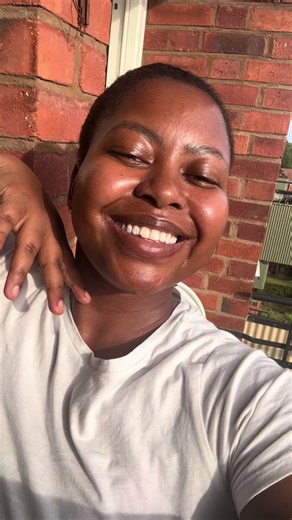 ✨Why I use Shea Butter daily ✨ Your skin deserves real nourishment – not chemicals. ✨ Why Shea Butter daily? – Deeply moisturizes dry skin 💧 – Soothes irritation & redness 🌿 – Fades dark spots and scars ✨ – Fights aging with vitamins A & E 🕊️ – Protects your skin barrier naturally 💛 No chemicals. No perfume. Just pure, raw Shea goodness. Your skin will thank you. 💫 @Caariiinee 💛 #SheaGlow #sheabutter #NaturalSkincare #UmojaGlowNaturally